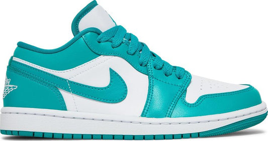 נעלי סניקרס Wmns Air Jordan 1 Low 'New Emerald' של המותג נייקי בצבע ירוק עשויות עוֹר