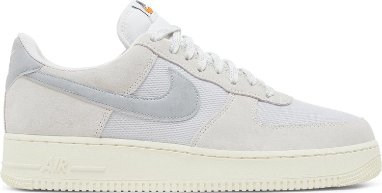 נעלי סניקרס Air Force 1 '07 LV8 'Certified Fresh - Photon Dust' של המותג נייקי בצבע לבן עשויות עור (זמש)