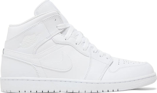 נעלי סניקרס Air Jordan 1 Mid 'Triple White' 2022 של המותג נייקי בצבע לבן עשויות עוֹר