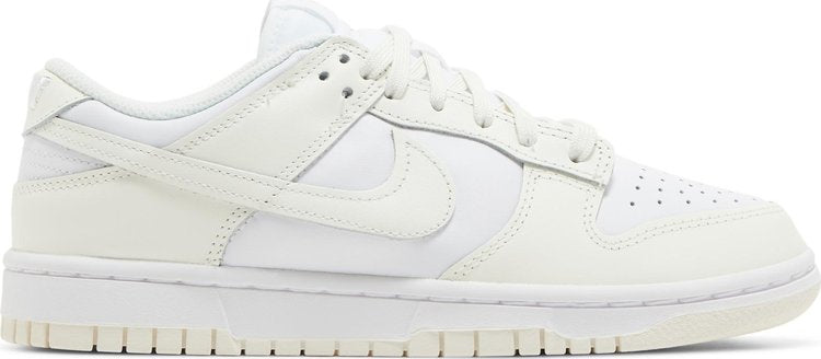 נעלי סניקרס Wmns Dunk Low 'White Sail' של המותג נייקי בצבע קרם עשויות עוֹר