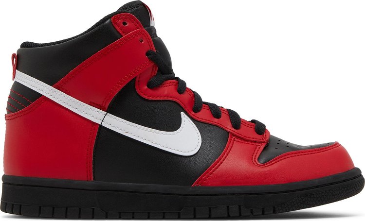נעלי סניקרס Dunk High GS 'Black University Red' של המותג נייקי בצבע אָדוֹם עשויות עוֹר