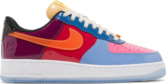 נעלי סניקרס Undefeated x Air Force 1 Low 'Total Orange' של המותג נייקי בצבע צבעוני עשויות עור פטנט