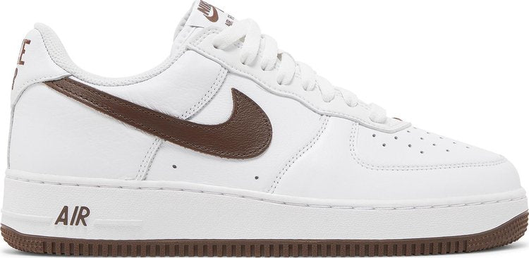 נעלי סניקרס Air Force 1 Low 'Color of the Month - White Chocolate' של המותג נייקי בצבע לבן עשויות עוֹר