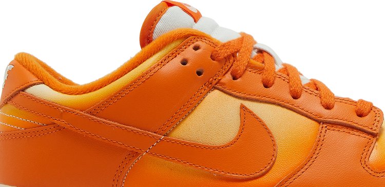 Wmns Dunk Low 'Magma Orange'