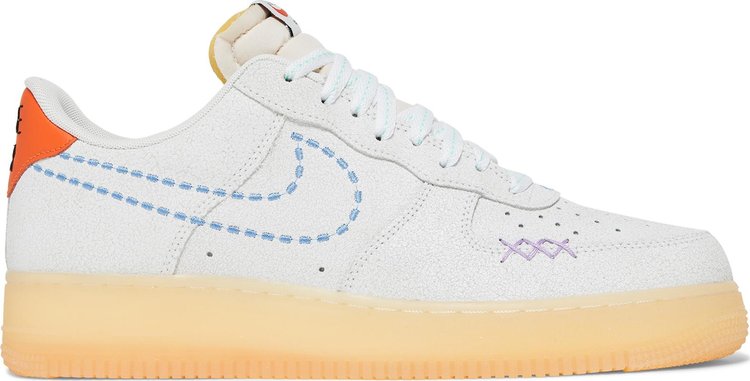 נעלי סניקרס Air Force 1 '07 LV8 'Nike 101' של המותג נייקי בצבע לבן עשויות עור (זמש)