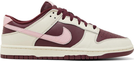 נעלי סניקרס Dunk Low Premium 'Valentine's Day' של המותג נייקי בצבע אָדוֹם עשויות עוֹר
