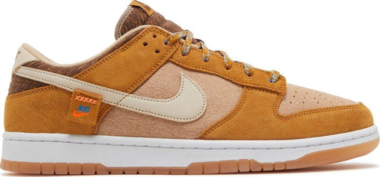 נעלי סניקרס Dunk Low 'Teddy Bear' של המותג נייקי בצבע שָׁזוּף עשויות עור (זמש)