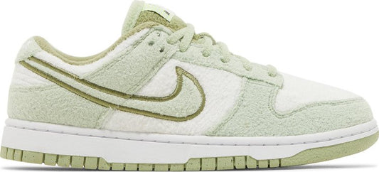 נעלי סניקרס Wmns Dunk Low SE 'Fleece - Honeydew' של המותג נייקי בצבע ירוק עשויות צֶמֶר