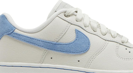 Wmns Air Force 1 LXX 'White University Blue'