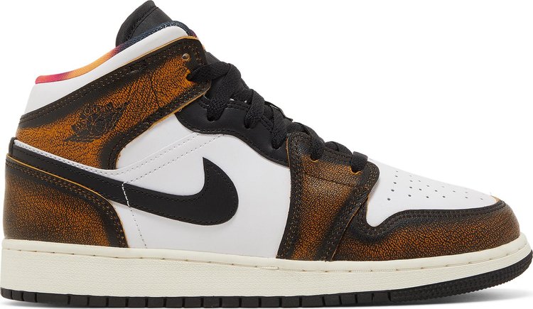 נעלי סניקרס Air Jordan 1 Mid SE GS 'Wear-Away - Taxi' של המותג נייקי בצבע שָׁחוֹר עשויות עוֹר