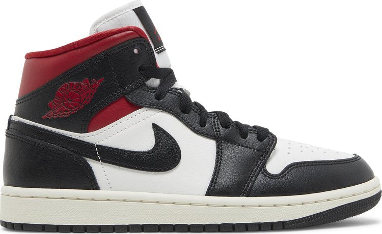 נעלי סניקרס Wmns Air Jordan 1 Mid 'Black Sail Gym Red' של המותג נייקי בצבע לבן עשויות עוֹר