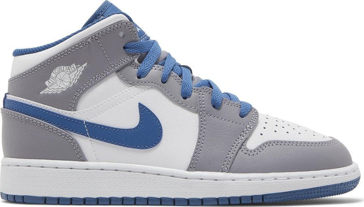 נעלי סניקרס Air Jordan 1 Mid GS 'Cement True Blue' של המותג נייקי בצבע אפור עשויות עוֹר