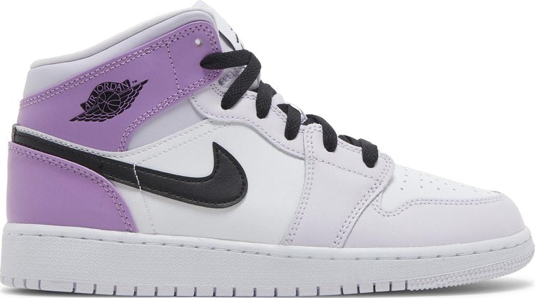 נעלי סניקרס Air Jordan 1 Mid GS 'Barely Grape' של המותג נייקי בצבע סָגוֹל עשויות עוֹר