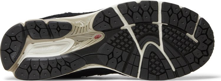 2002R 'Protection Pack - Black Grey'