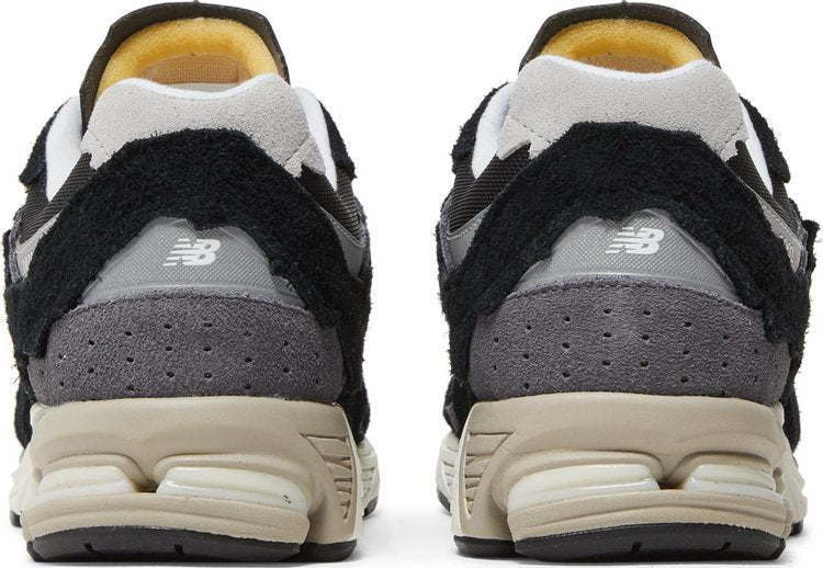 2002R 'Protection Pack - Black Grey'