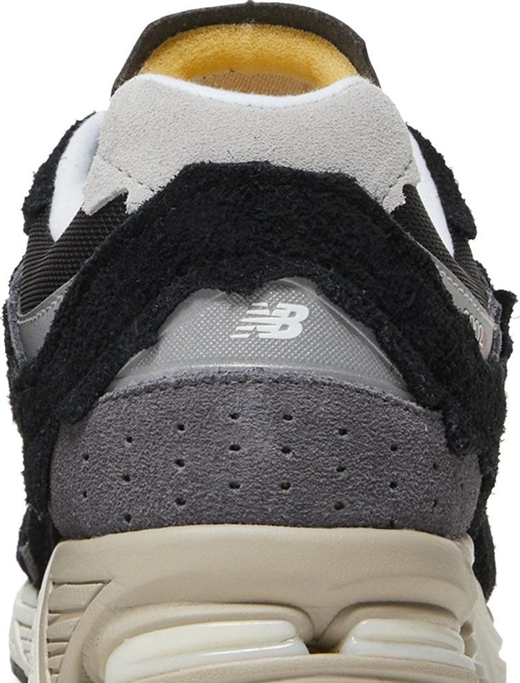2002R 'Protection Pack - Black Grey'