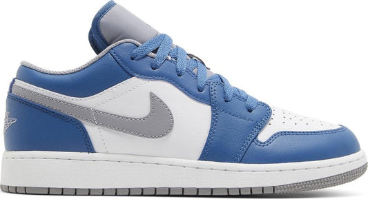 נעלי סניקרס Air Jordan 1 Low GS 'True Blue Cement' של המותג נייקי בצבע כְּחוֹל עשויות עוֹר