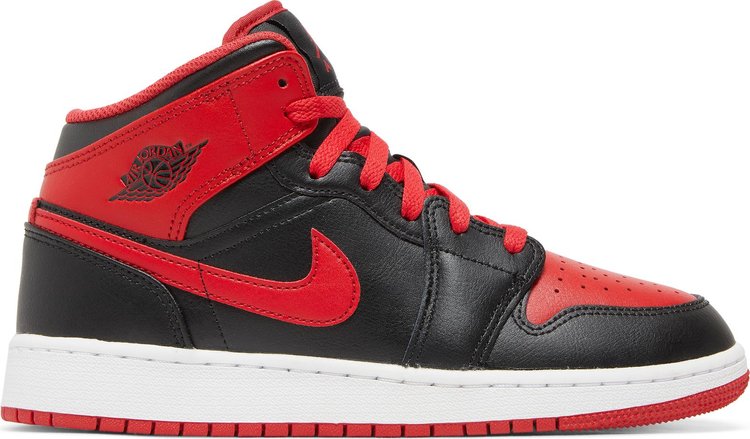 נעלי סניקרס Air Jordan 1 Mid GS 'Alternate Bred' של המותג נייקי בצבע שָׁחוֹר עשויות עוֹר