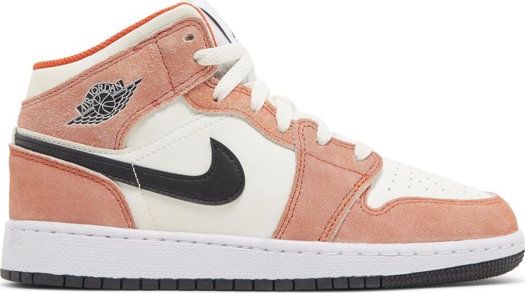 נעלי סניקרס Air Jordan 1 Mid SE GS 'Orange Suede' של המותג נייקי בצבע כתום עשויות עור (זמש)