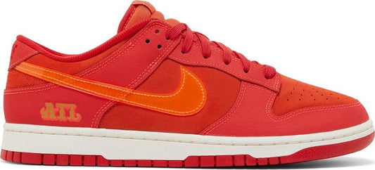 נעלי סניקרס Dunk Low 'ATL' של המותג נייקי בצבע אָדוֹם עשויות עור (זמש)