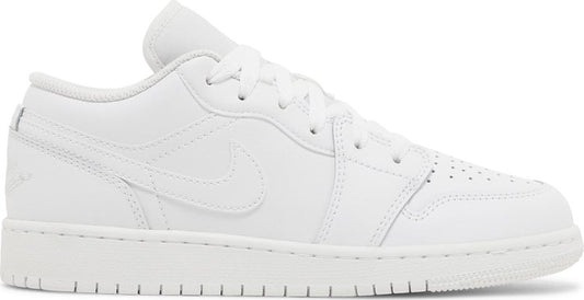 נעלי סניקרס Air Jordan 1 Low GS 'Triple White' 2023 של המותג נייקי בצבע לבן עשויות עוֹר