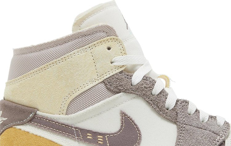 Air Jordan 1 Mid-SE ' Inside Out-Taupe Haze '