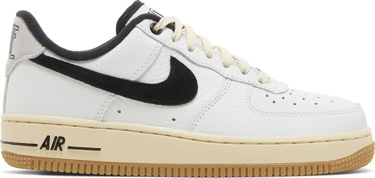 נעלי סניקרס Wmns Air Force 1 '07 'Command Force - White Black' של המותג נייקי בצבע לבן עשויות עוֹר