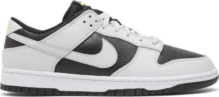 נעלי סניקרס Dunk Low 'Reverse Panda Neon' של המותג נייקי בצבע לבן עשויות עוֹר