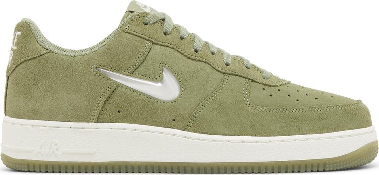 נעלי סניקרס Air Force 1 Jewel 'Color of the Month - Oil Green' של המותג נייקי בצבע ירוק עשויות עור (זמש)