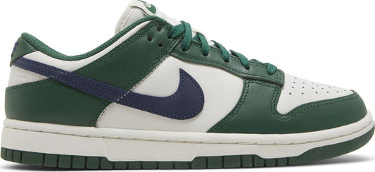 נעלי סניקרס Wmns Dunk Low 'Gorge Green' של המותג נייקי בצבע ירוק עשויות עוֹר
