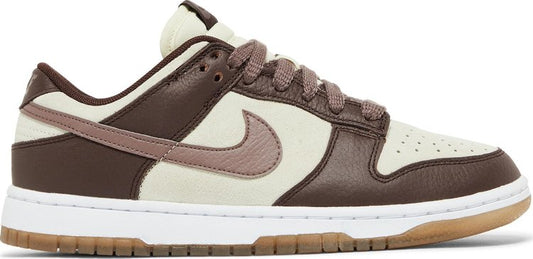 נעלי סניקרס Wmns Dunk Low 'Plum Eclipse' של המותג נייקי בצבע סָגוֹל עשויות עור (זמש)