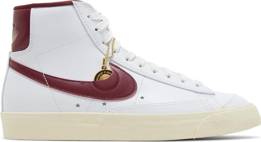 נעלי סניקרס Wmns Blazer Mid '77 'Sisterhood' של המותג נייקי בצבע לבן עשויות עוֹר
