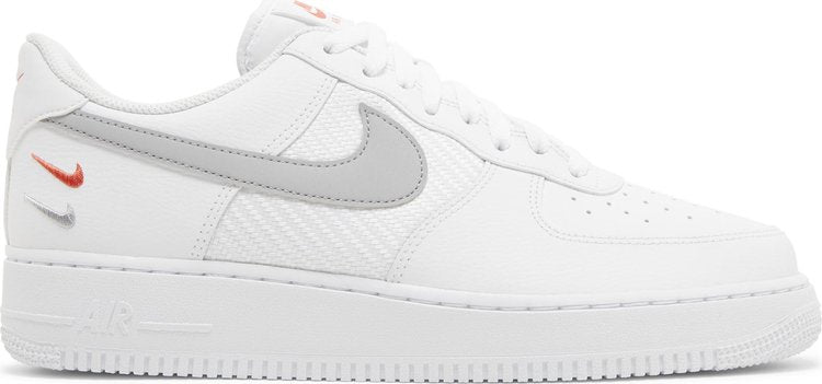 נעלי סניקרס Air Force 1 '07 'Double Swoosh - White Picante' של המותג נייקי בצבע לבן עשויות עוֹר