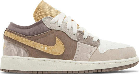 נעלי סניקרס Air Jordan 1 Low SE Craft GS 'Inside Out - Taupe Haze' של המותג נייקי בצבע חום עשויות עור (זמש)