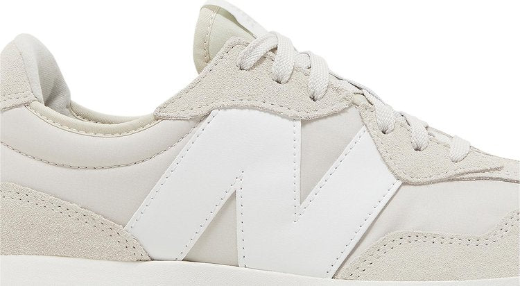 327 'Beige'