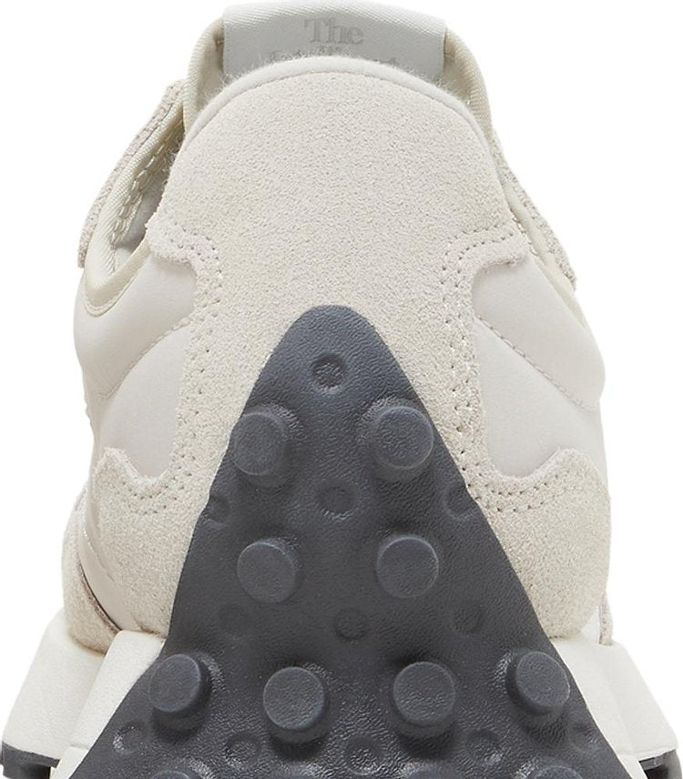 327 'Beige'