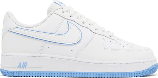 נעלי סניקרס Air Force 1 '07 'White University Blue' של המותג נייקי בצבע לבן עשויות עוֹר