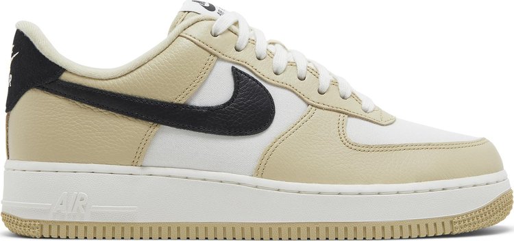 נעלי סניקרס Air Force 1 '07 LX 'Team Gold' של המותג נייקי בצבע חום עשויות עוֹר