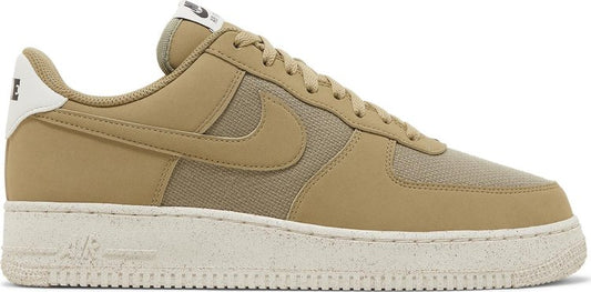 נעלי סניקרס Air Force 1 '07 LV8 'Neutral Olive' של המותג נייקי בצבע ירוק עשויות טֶקסטִיל