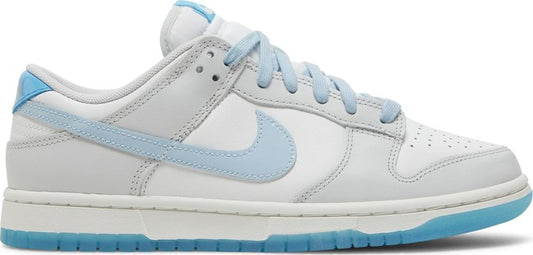 נעלי סניקרס Dunk Low '520 Pack - Ocean Bliss' של המותג נייקי בצבע לבן עשויות עוֹר