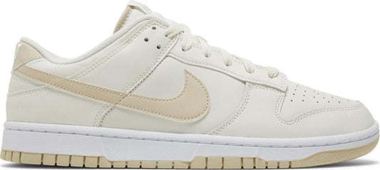 נעלי סניקרס Dunk Low 'Phantom Sanddrift' של המותג נייקי בצבע קרם עשויות עוֹר