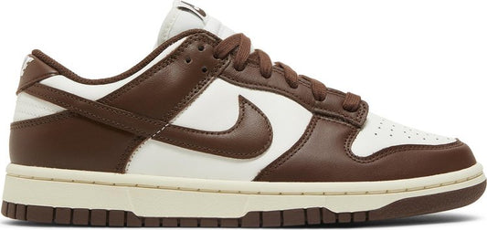 נעלי סניקרס Wmns Dunk Low 'Cacao Wow' של המותג נייקי בצבע חום עשויות עוֹר