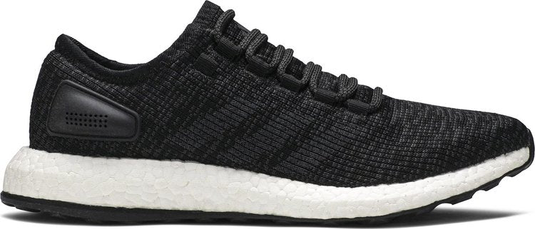 נעלי סניקרס PureBoost 'Core Black' של המותג אדידס בצבע שָׁחוֹר עשויות 
