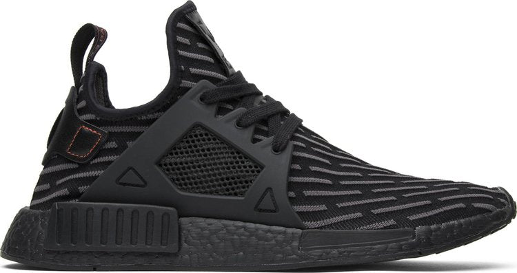 נעלי סניקרס NMD_XR1 Primeknit 'Triple Black' של המותג אדידס בצבע שָׁחוֹר עשויות 