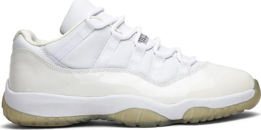 נעלי סניקרס Air Jordan 11 Retro Low 'White Light Zen Grey' של המותג נייקי בצבע לבן עשויות 