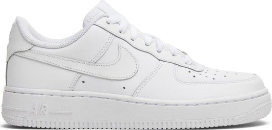 נעלי סניקרס Air Force 1 Low GS 'White' של המותג נייקי בצבע לבן עשויות 