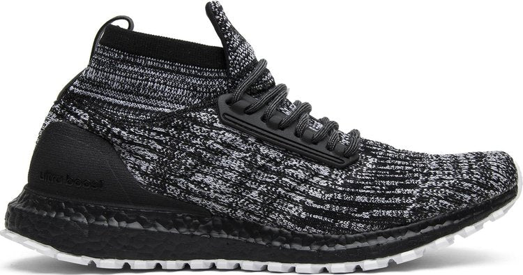 נעלי סניקרס UltraBoost ATR Mid Limited 'Oreo' של המותג אדידס בצבע שָׁחוֹר עשויות ניילון פוליאסטר Primeknit