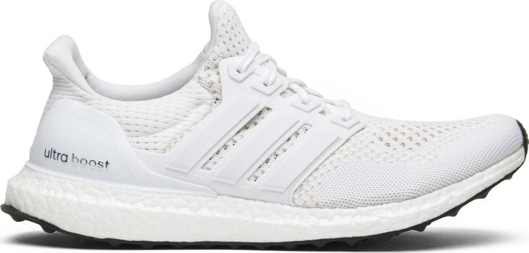 נעלי סניקרס UltraBoost 1.0 'Triple White' של המותג אדידס בצבע לבן עשויות ניילון פוליאסטר Primeknit