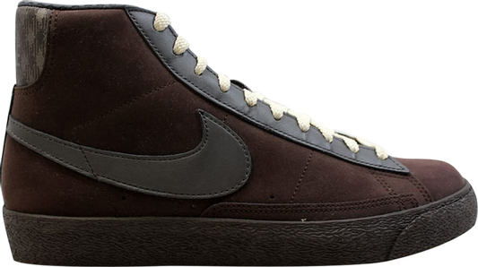 נעלי סניקרס Blazer Hi Premium 'Dark Cinder' של המותג נייקי בצבע חום עשויות 