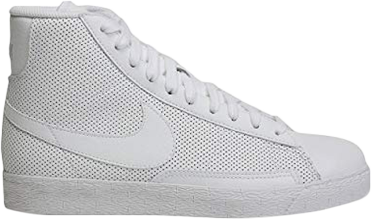 נעלי סניקרס Blazer Mid GS 'Triple White' של המותג נייקי בצבע לבן עשויות 